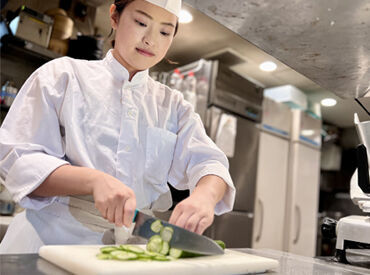 シフトの柔軟性バツグン★
しっかりフルで働きたい/学校終わりに働きたいetc.
お気軽にご相談ください♪