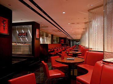 「ジョエル・ロブション」のカフェだからこそ、料理の基本的な力を身につけられます。