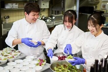 特選近江牛レストラン　ティファニー ▼社員割引あり
お肉や人気商品のコロッケや唐揚げをオトクにGET♪
お仕事終わりに買うスタッフもいます◎