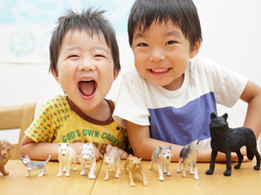 青空葉っぱ学童クラブ 「先生、あそぼ！」そんな言葉が嬉しい♪
おやつ作りやレクなどもあって
1年中、季節を感じながら楽しく働けます◎