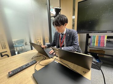 株式会社やる気スイッチグループ　本社スタジオ ＼授業数が増えたため増員募集／
レアバイト始めてみませんか？
正社員登用もあります◎
