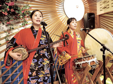 沖縄の台所ぱいかじ 恩納本店 ＼☆＼オシャレ自由度MAX／★／
髪型・髪色自由♪ピアス・ネイルもOK♪
自分らしいファッションで、のびのび働ける◎