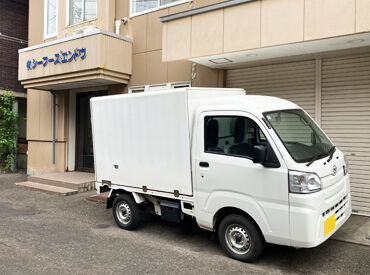 ↑運転するのはこちらの軽トラック(AT免許で運転可)！
車通勤もOK！駐車場完備で通勤ラクラクです◎