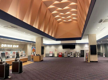 映画好きには嬉しい特典、従業員鑑賞制度あり☆彡
お仕事しながら、いち早く映画情報もcheckできちゃう♪