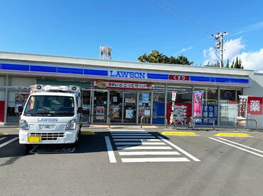 運転する2tトラックにはナビやバックモニター付き！
安全面に配慮された車両で、安心して運転できます◎