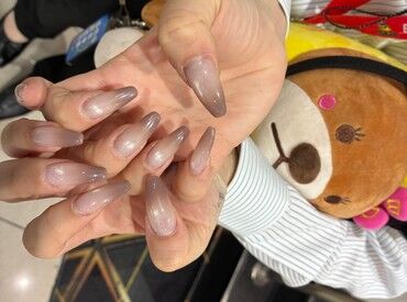 髪型・髪色自由・ピアス・ネイルOK！