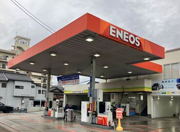 Dr.Drive　沢見通店 車の知識も一切必要ナシ◎
オイル・タイヤ交換などの専門的な作業は
社員が担当するので
ガソスタバイト未経験でもOKです♪