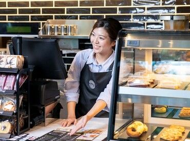 タリーズコーヒー 銀座三越コミュ店 銀座三越にある落ち着いたタリーズの店舗☆
「いつもの一杯」を提供できる楽しさがこの店舗ならではの魅力！