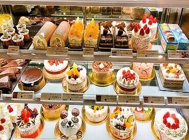 【昇給のチャンスあり】
出来ることが増えれば副店長の役職に就くことも出来ます！
ステップアップが出来る職場です◎