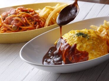 デリッシュ・ウフ ラゾーナ川崎店 ＼ホールスタッフ大募集／
ランチ・ディナーの時間帯、
ご希望のシフトで勤務可能です♪
WワークOK！短時間・扶養内勤務も可能◎