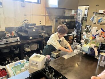 当店では珈琲本来の美味しさを
余すところなく引き出せる
『石窯焙煎』に拘っています♪
社員割引でお得に味わえますよ！