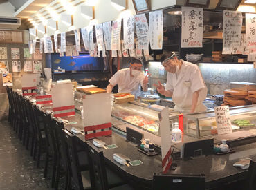 ≪絶品まかない無料≫
一人暮らしにはこの上ない待遇◎
お寿司だけじゃありません!
まかないの揚げ物はスタッフみんな大好き★