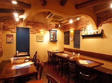 お洒落な店内でスタッフにもお客さんにも大人気♪
いるだけでワクワクしちゃいますよ!