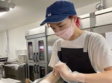 中央フードサービス株式会社（勤務地：ABC 朝日放送） 「ABC朝日放送」で
スタッフ大募集～★★★
調理経験は不要！
お気軽にご応募ください◎