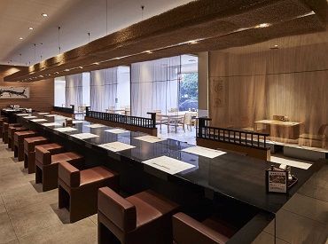 菊南温泉ユウベルホテル ここで調理の基礎から学んで、将来は独立も夢じゃない！成長できる温泉ホテルで新しい一歩を踏み出そう♪
盛り付けからスタート