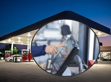 ［紹介元］株式会社グリーンフォレスト［紹介先］コスモ石油　ルート4越谷ＳＳ(081) 室内での作業だから、雨や風も関係なし！難しい仕事はないから、すぐに覚えられますよ♪
