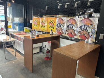 隣のお店の店員さんも超フレンドリー！
築地ならではの人情溢れる
あったか～いお店です◎