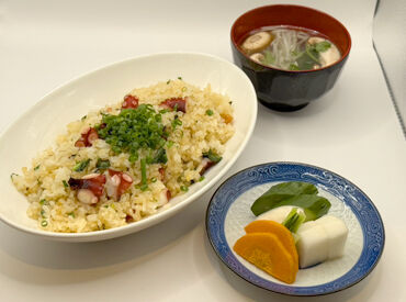 ＼まかないあり！／
美味しいお店のごはんを、まかないで味わえます♪
メニューもお楽しみに◎