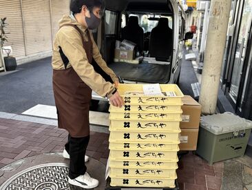 もぐらや 天下茶屋駅前店 初めてでも安心！最初は先輩と一緒に業務を進めていくので
ノウハウをしっかり伝授します☆慣れればコツコツと進められますよ♪