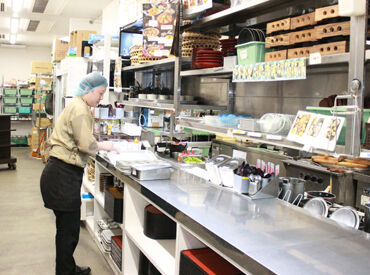 和食麺処サガミ 敦賀店[0259] ◆スタッフの声◆
お気に入りのまかないは「鴨汁ざるそば」
毎月もらえる割引クーポンで家族と食事会を楽しんでます♪