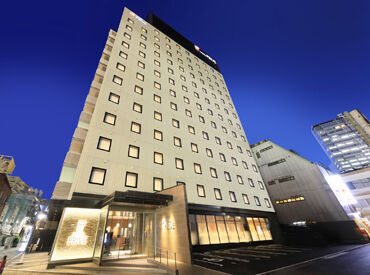 ホテルプリヴェ 静岡 ＼難しい業務はありません！／
自動チェックイン・アウトシステム導入◎
チェックインシステムの説明やカードの消毒など♪