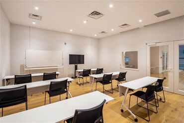 新しい説明会会議室のお写真です！
まずは希望をお気軽にご相談ください♪