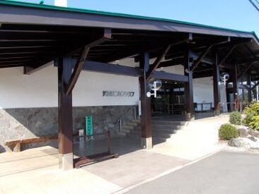 送迎バス・車通勤OK!お仕事終わりに夜ご飯の買い物もできます♪生活に合わせてシフトを決めていきましょう!