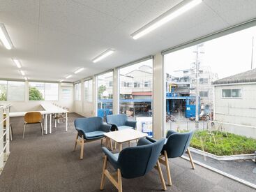 ≪シフト相談可能≫
朝はゆっくりしたいので、お昼から出勤なども可能です！
お気軽にご相談ください◎