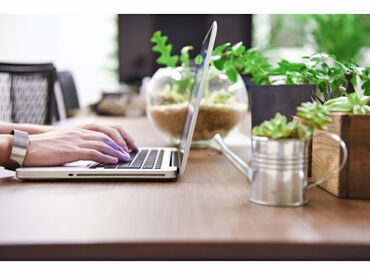 入社5年後、準社員へキャリアアップの可能性も！
安定の会社で長く働くことができるチャンス◎
まずはお問合わせだけでも歓迎！