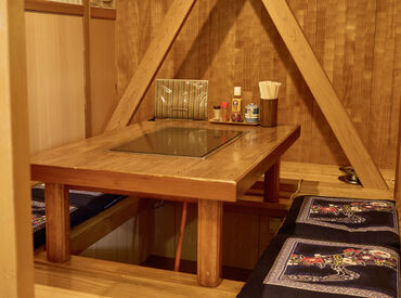 美味しい料理が人気のお店♪
最初は緊張するかもしれませんが、優しい常連さんばかりなので、安心して始めていきましょう！