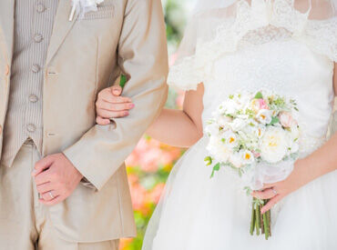 コンラッド東京（紹介元：株式会社Ｈ.Ｒ.Ｍ. ） 公共の場でのマナーから丁寧な言葉遣いや所作、お皿を3枚持つ方法など！
生活に役立つスキルがたっぷり身につく職場です♪