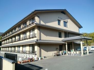 嵯峨野ケアセンターそよ風 ＼人柄重視の採用です！／
しっかりしたサポート体制で、安心して始められる環境♪
希望の働き方、お気軽にご相談を◎