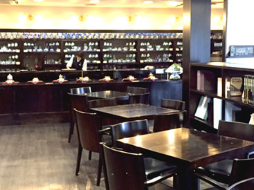 300種を超えるアンティークカップでおもてなし。
おしゃれ空間で落ち着いた接客♪
週5で勤務可能なスタッフも募集中＊
