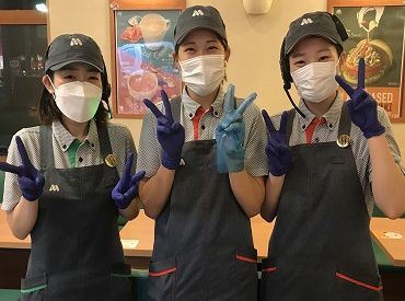 【シフト提出は1週ごと♪】
自分のシフトに合わせて
活躍できるのも魅力*。
プライベートとの両立など
お気軽にご相談ください！