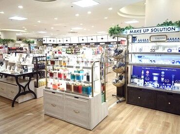 メイクアップソリューション京都店 ＼コスメ・美容好き集合／
キャンメイクや韓国コスメ、クリニック系スキンケアまで♪
スタッフ割引で気になる商品をお得にGET！