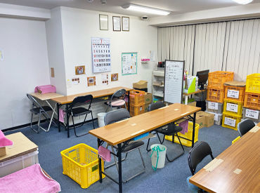 お休み希望なども柔軟対応♪「このくらいなら教えられるかも」本当に簡単な作業の見守り業務なので未経験の方もご安心ください♪