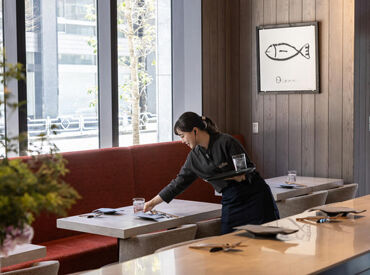 週2日以上・シフト自由で安定収入も叶う♪
まかない・制服貸与など待遇充実！