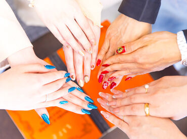 ネイル・ピアスOK♪
服装・髪色髪型も自由!
あなたらしさを諦めずに、お仕事中もモチベUP**