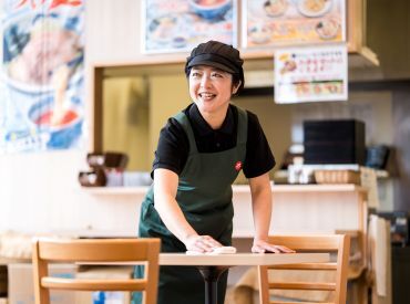 キッチンのお仕事が初めての方でも、
完全マニュアル化されているので、覚えやすい◎
研修中も優しくフォローします♪