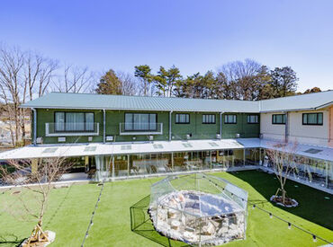 那須パラダイスヴィレッジ 那須にオープンした話題のフードホール◆*
アウトレットに隣接した、
自然に囲まれた贅沢なロケーションです！