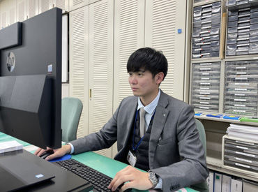 スタッフ同士のサポート体制がしっかり♪
初めてでも安心して相談できる、あたたかい職場です★