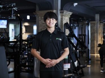 FiT24　明石大久保店 ＼10~30代活躍中！／
絶品フードを社割で堪能◎
カフェやカラオケ、スーツ店など約500店舗で使える社割特典も♪