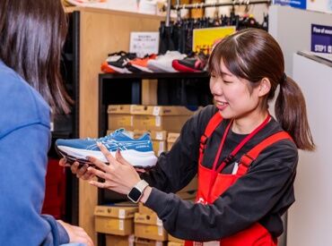 メガスポーツ上尾店 【360】 シューズやウェア、アウトドアアイテムなど、
お客さまの商品選びをサポートする中で、
自分の経験や知識が役に立つかも(^^♪