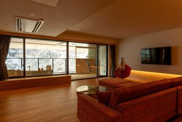 作並温泉ゆづくしSalon一の坊 初バイトの方も安心してご応募ください◎
幅広い年齢のスタッフが活躍中！
長く続けられるよう、しっかりサポートします♪