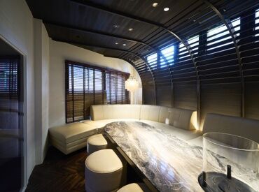 大事なのは『人柄』です!明るいスタッフが多いので
スタッフ同士の雰囲気も良く居心地も抜群です!