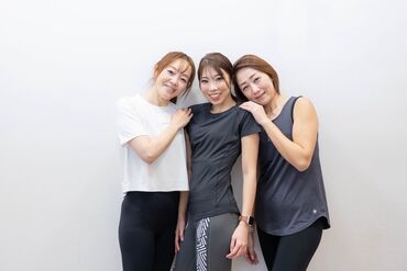 ビーフィット名古屋木場店 お客様と1：1のフィットネスサロンです♪
会話も楽しみながら、サポートをお願いします！
未経験の方も大歓迎★