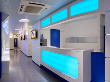 ついに今年も冬がやってくる!
イベント多いこの季節…その前に
働きやすさ抜群のお店で資金集め★
友達も出来て楽しさもUP♪