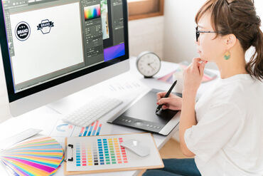 \ショッピングセンターの裏側に潜入!/
優しい先輩が優しくサポート◎
女性スタッフ活躍中の職場です!
※イメージ