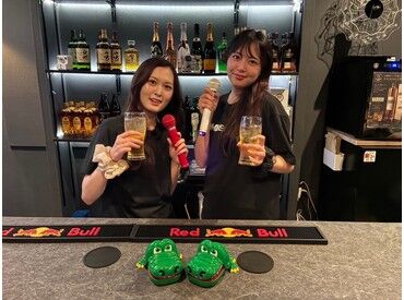 NUMBER NINE 「どうせ働くならテンション上がる場所がいい！」
そんなあなたに超超超おすすめのバー♪
お酒好きにもピッタリ★