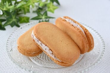 ファッション人材リンク株式会社【FJL】 ﾟ*｡☆ NEWスタッフ募集 ☆。*ﾟ
話題の洋菓子販売STAFF
・20～40代女性スタッフ活躍
・制服支給あり
・未経験大歓迎
